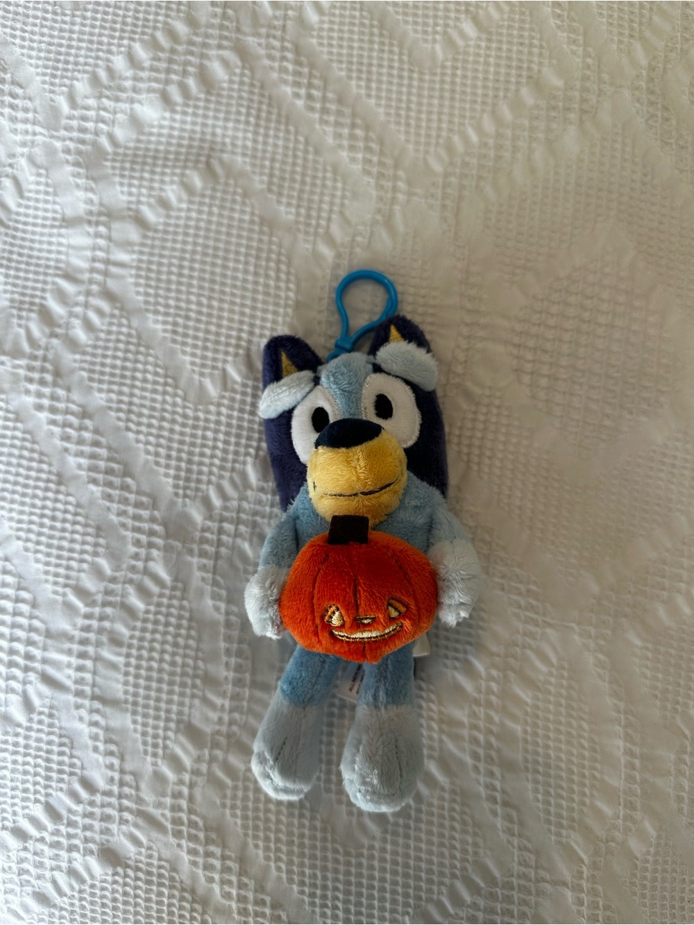 Bluey & Friends Plush Backpack Clip Bluey Holding Pumpkin